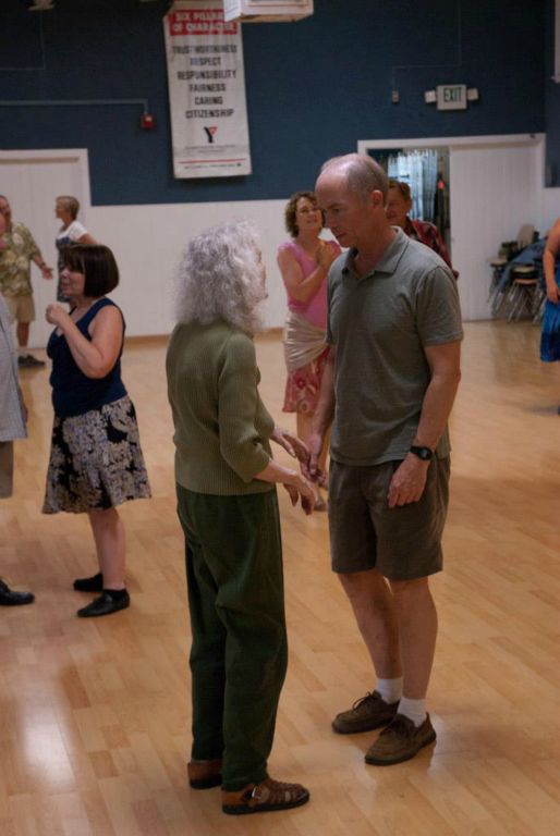 Contra dancer Alma Malet - Aug 2012